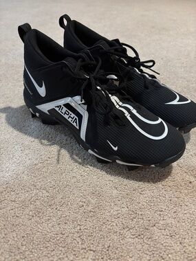 Nike Men's Black and White Alpha Baseball Cleats